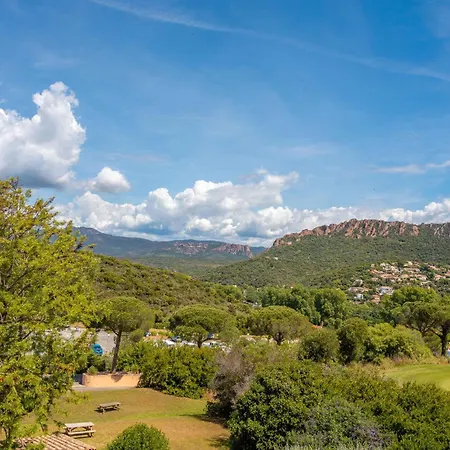 Cap Esterel - Piscine *