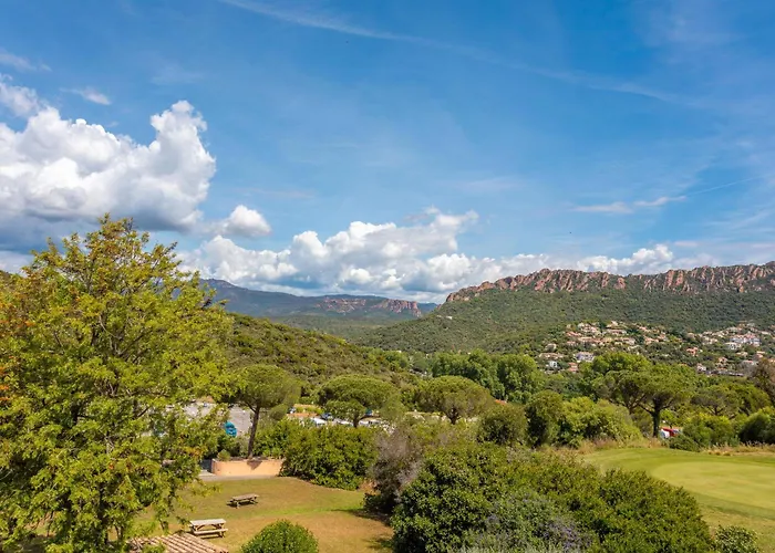 Cap Esterel - Piscine *